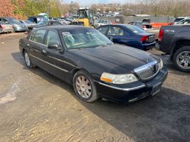 2003 Lincoln Town Car