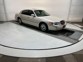 2000 Lincoln Town Car