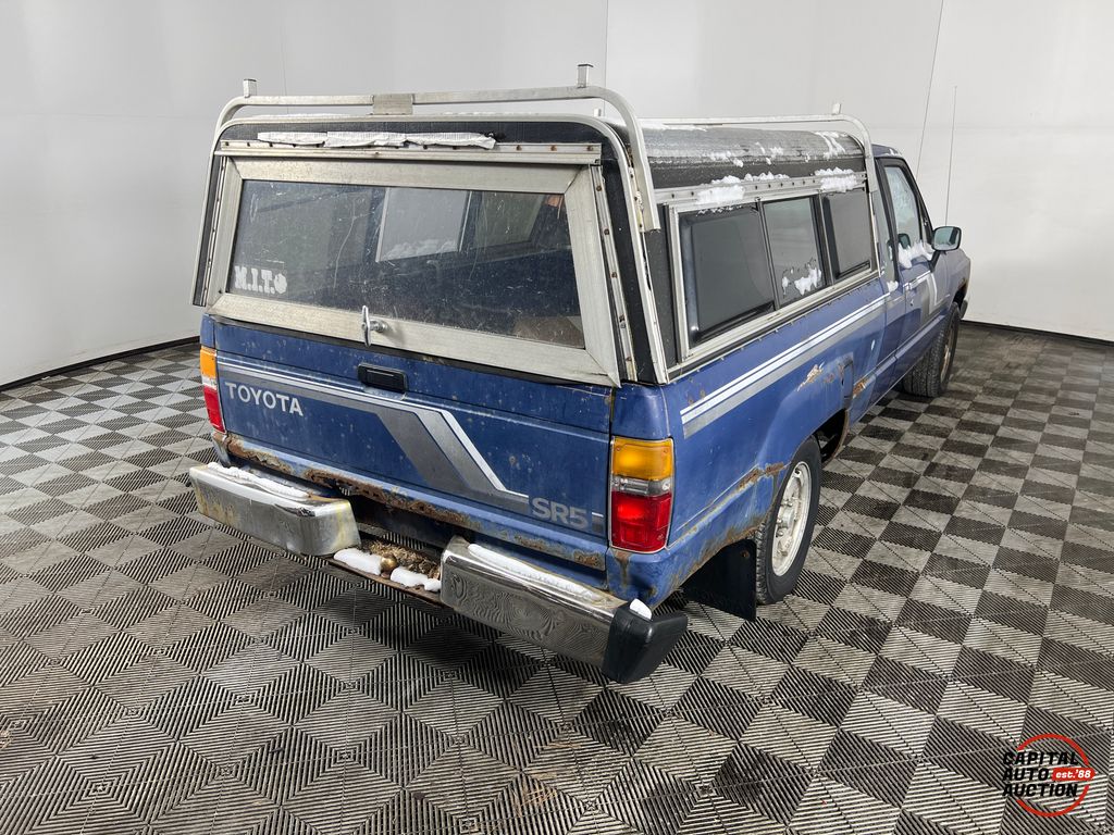 1984 TOYOTA PICKUP 3