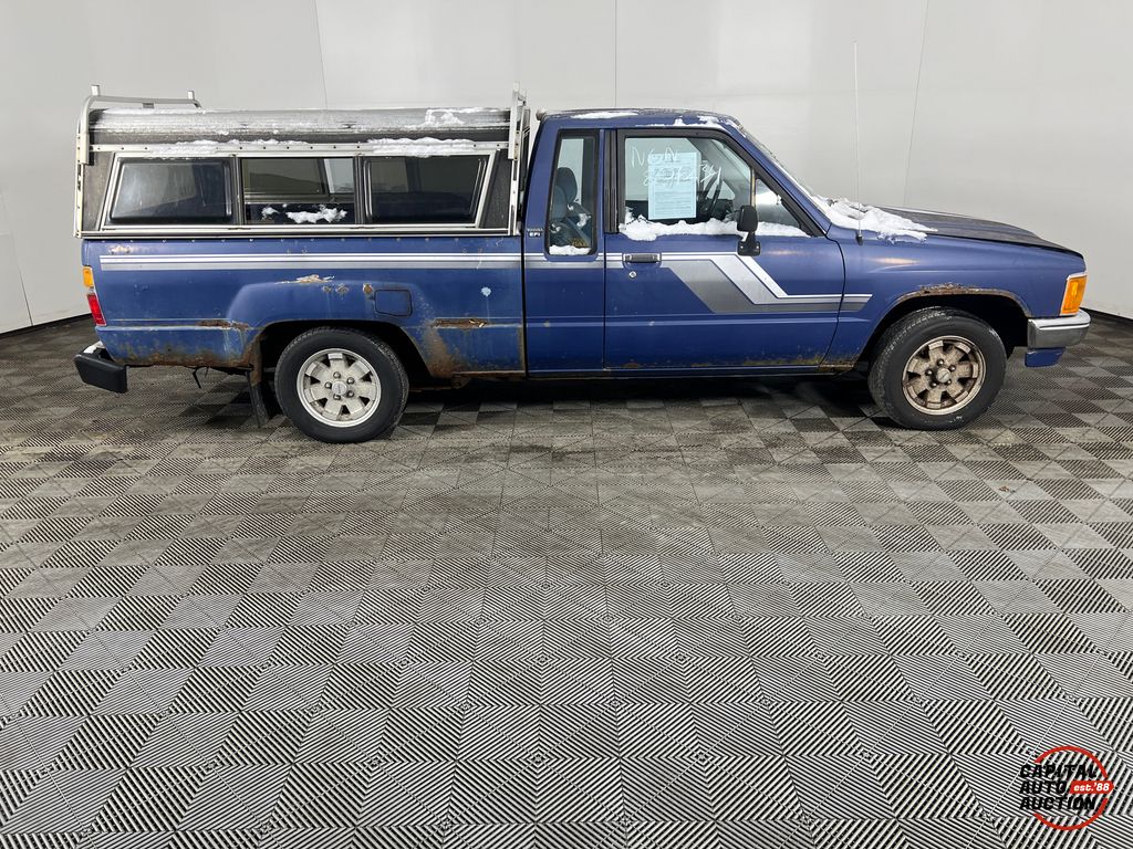 1984 TOYOTA PICKUP 17