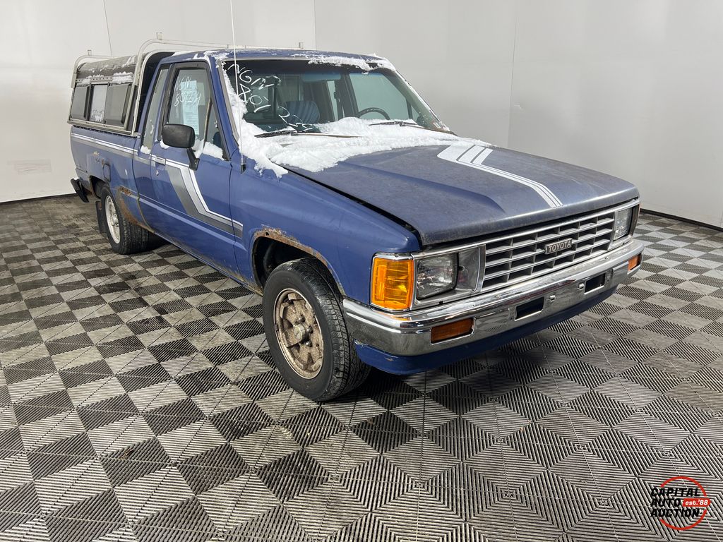 1984 TOYOTA PICKUP 0