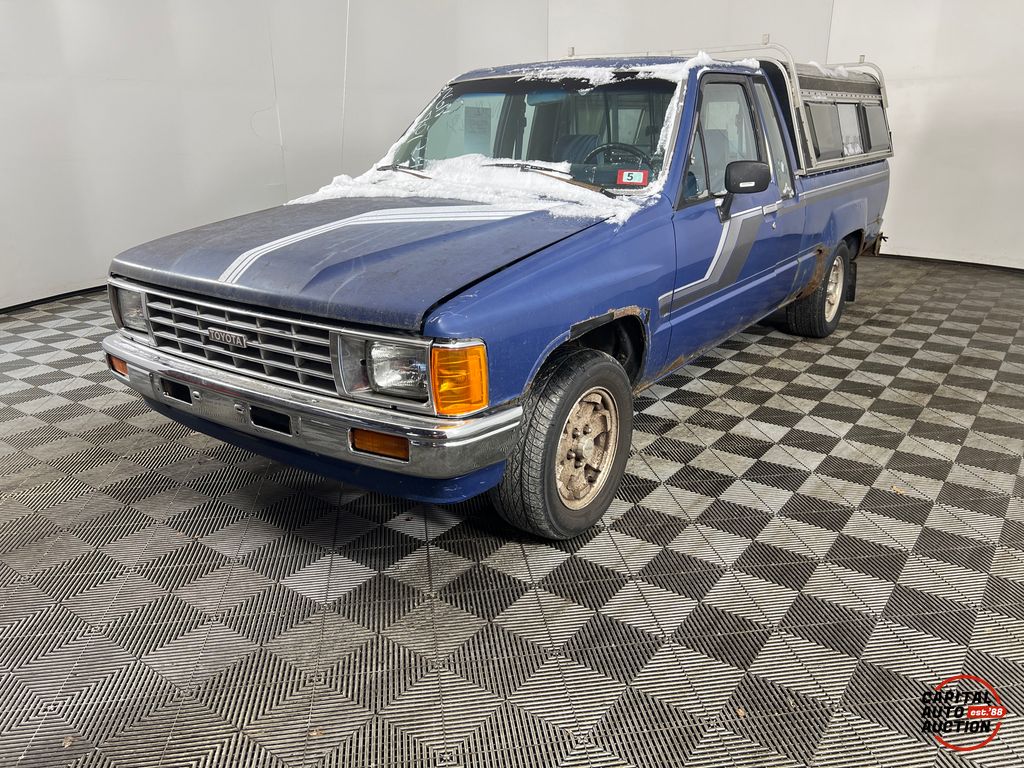 1984 TOYOTA PICKUP 1
