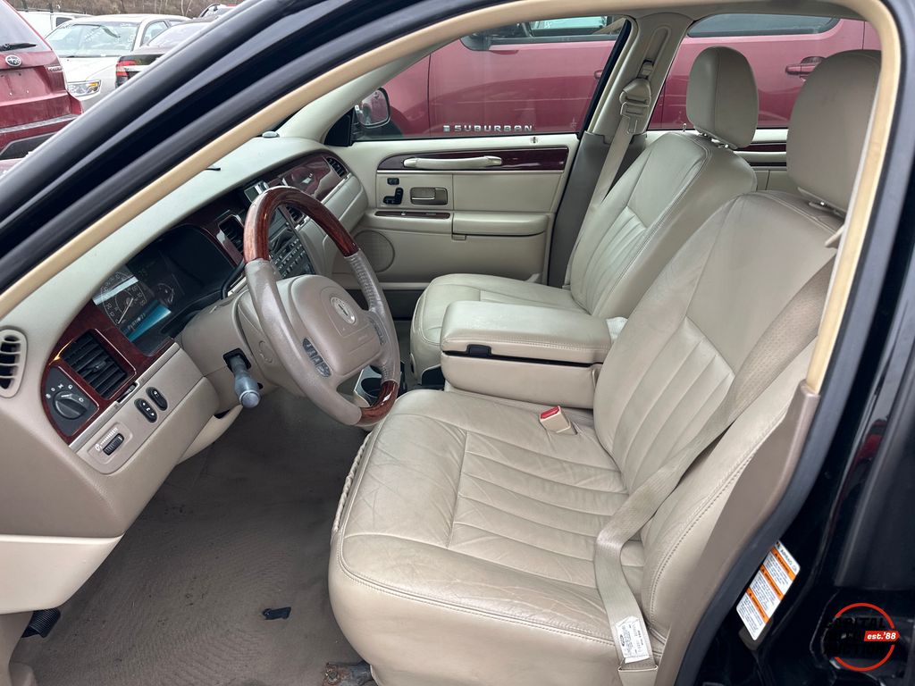 2003 LINCOLN TOWN CAR 7