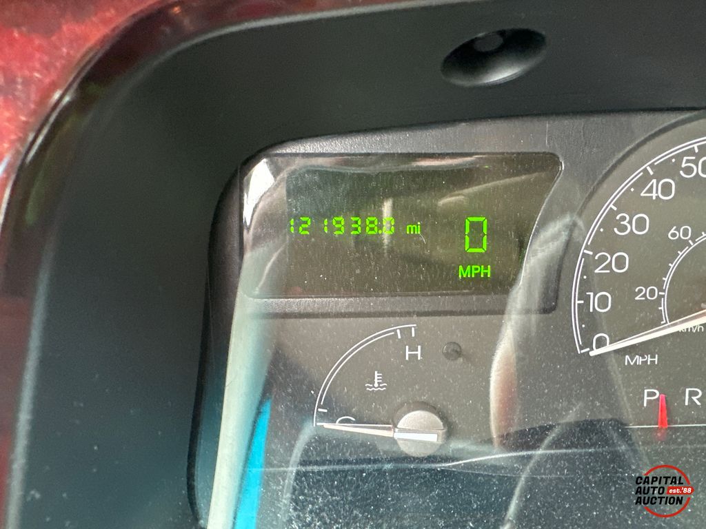 2003 LINCOLN TOWN CAR 4