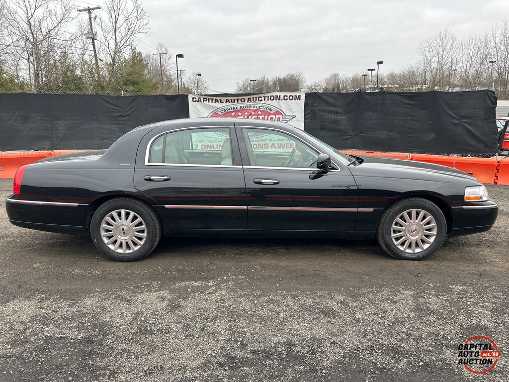 2003 LINCOLN TOWN CAR 13