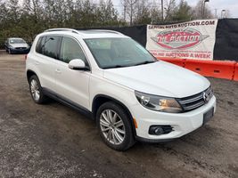 2015 VOLKSWAGEN Tiguan