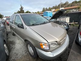 2000 Toyota Sienna