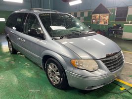 2005 Chrysler Town and Country