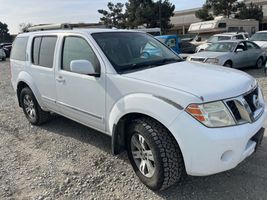 2011 NISSAN Pathfinder