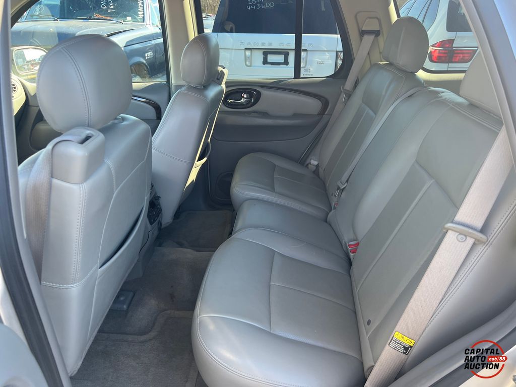 2006 Buick Rainier 8
