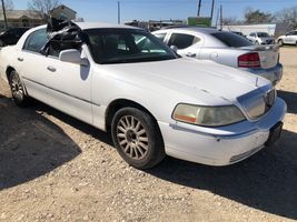 2003 Lincoln Town Car