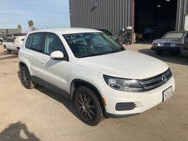 2012 VOLKSWAGEN Tiguan