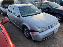 2002 VOLKSWAGEN Golf