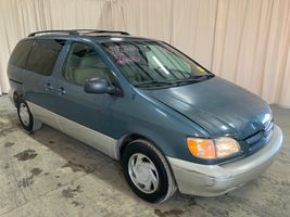 2000 Toyota Sienna