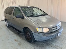 1999 Toyota Sienna