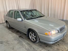 2000 Volvo S70