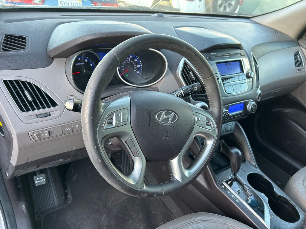 2012 Hyundai Tucson 10