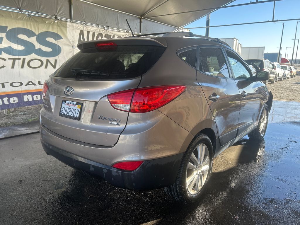 2012 Hyundai Tucson 3