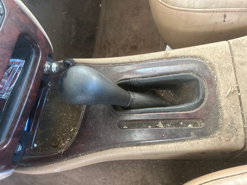 1999 Chrysler Concorde 11