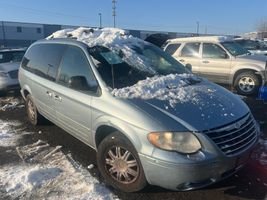 2005 Chrysler Town and Country