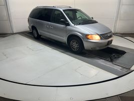 2001 Chrysler Town and Country