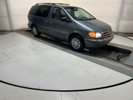 1999 Toyota Sienna