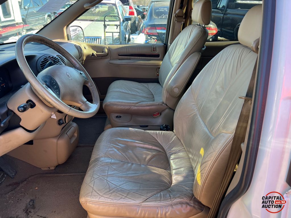 1998 Chrysler Town and Country 7