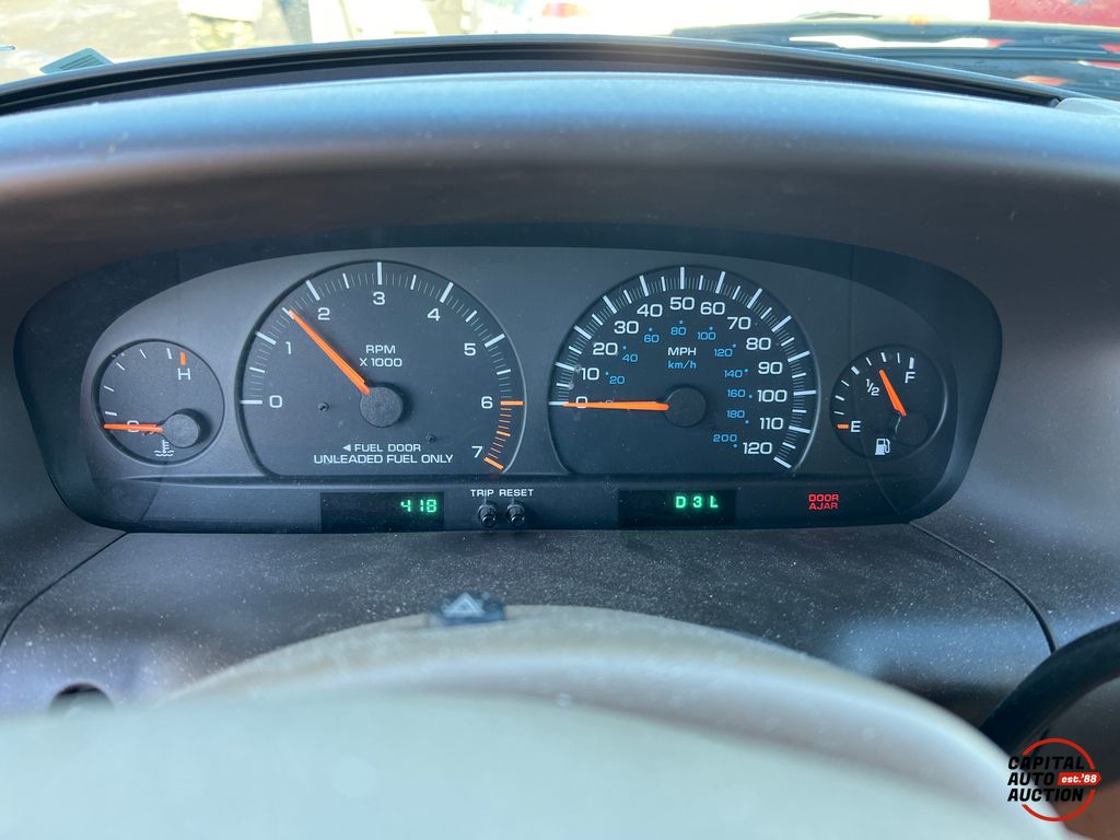 1998 Chrysler Town and Country 11