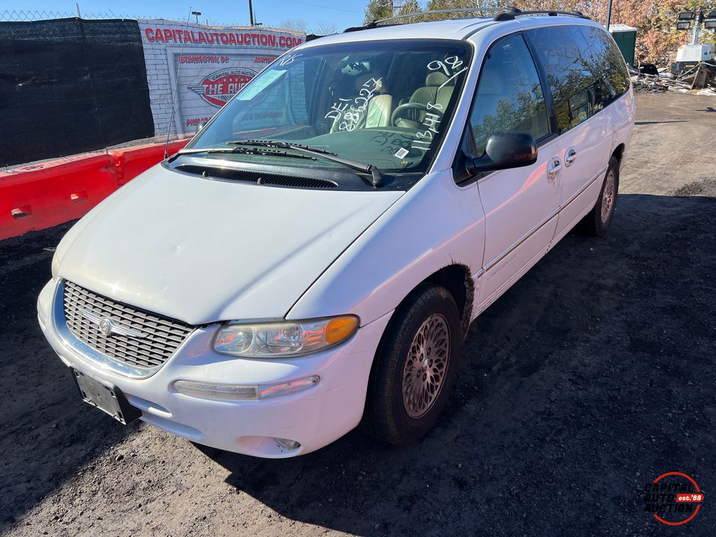 1998 Chrysler Town and Country 1