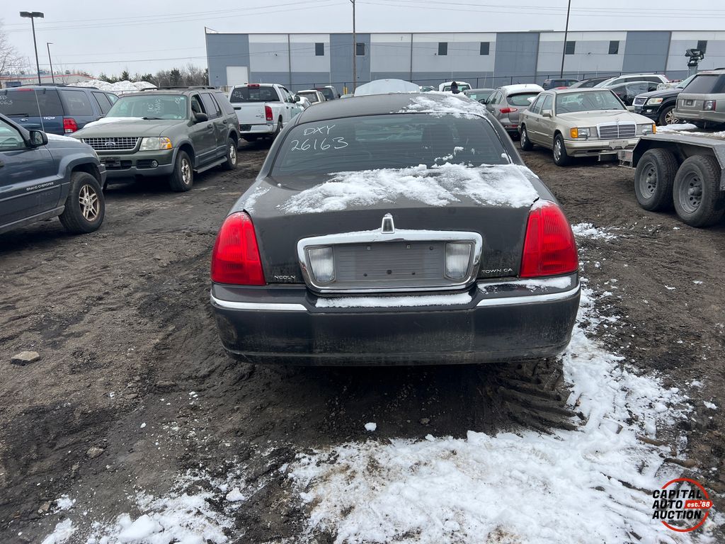 2006 Lincoln Town Car 6