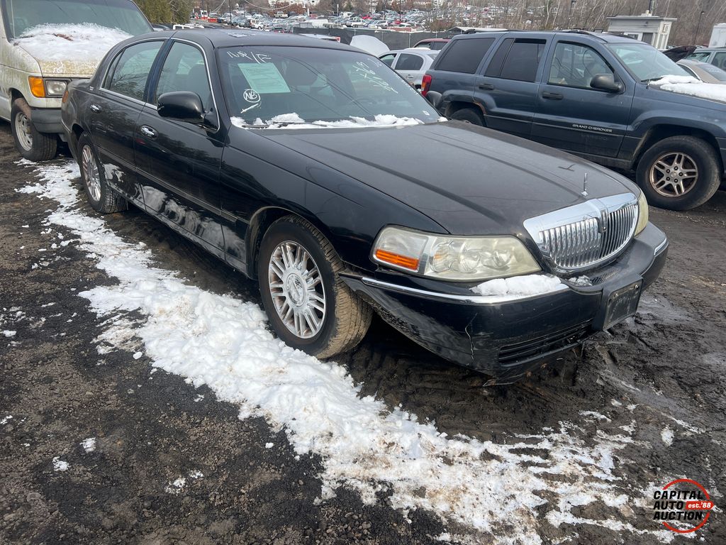2006 Lincoln Town Car 0