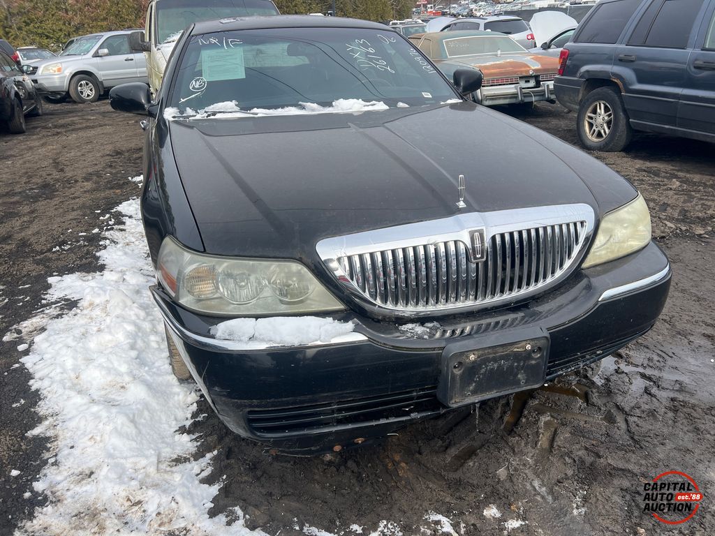 2006 Lincoln Town Car 5