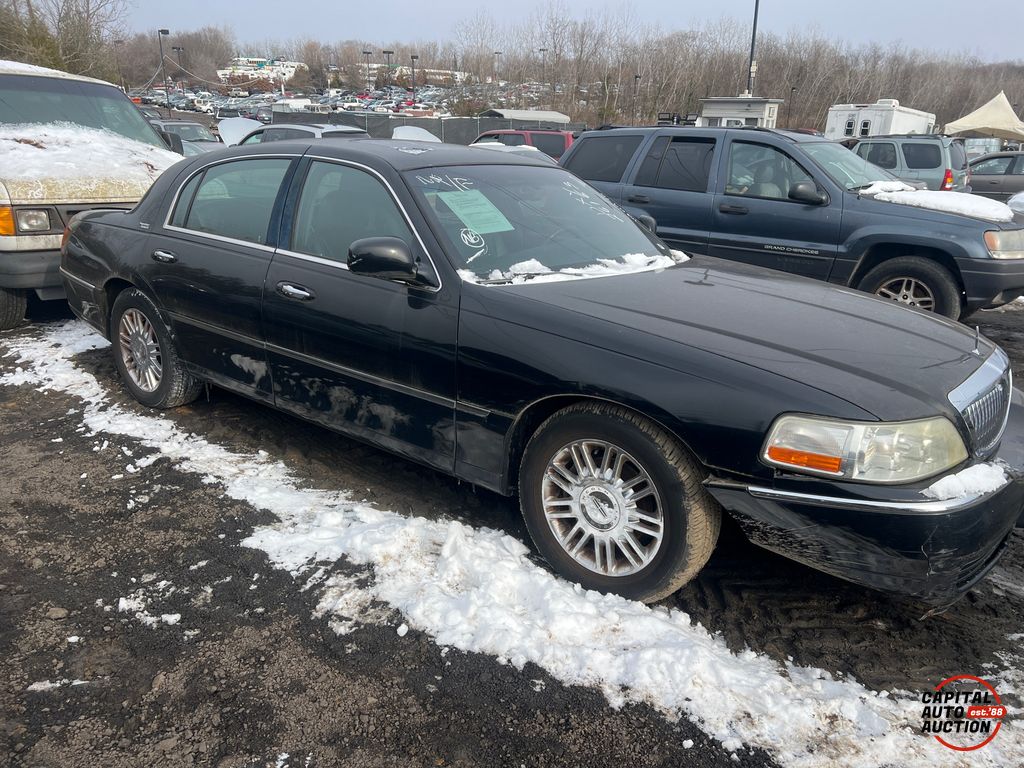 2006 Lincoln Town Car 19