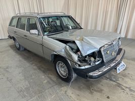 1985 Mercedes-Benz 300-Class