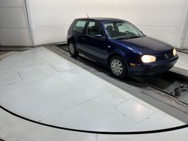 2001 VOLKSWAGEN Golf