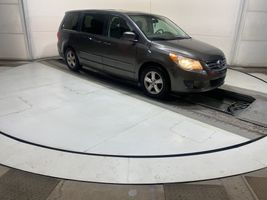 2010 VOLKSWAGEN Routan