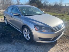 2013 VOLKSWAGEN Passat