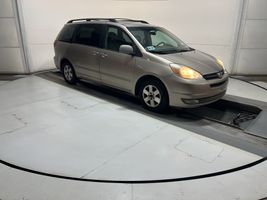 2004 Toyota Sienna