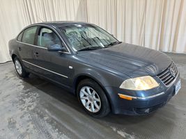 2004 VOLKSWAGEN Passat