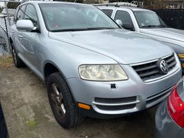 2004 VOLKSWAGEN Touareg