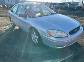 2004 Ford Taurus