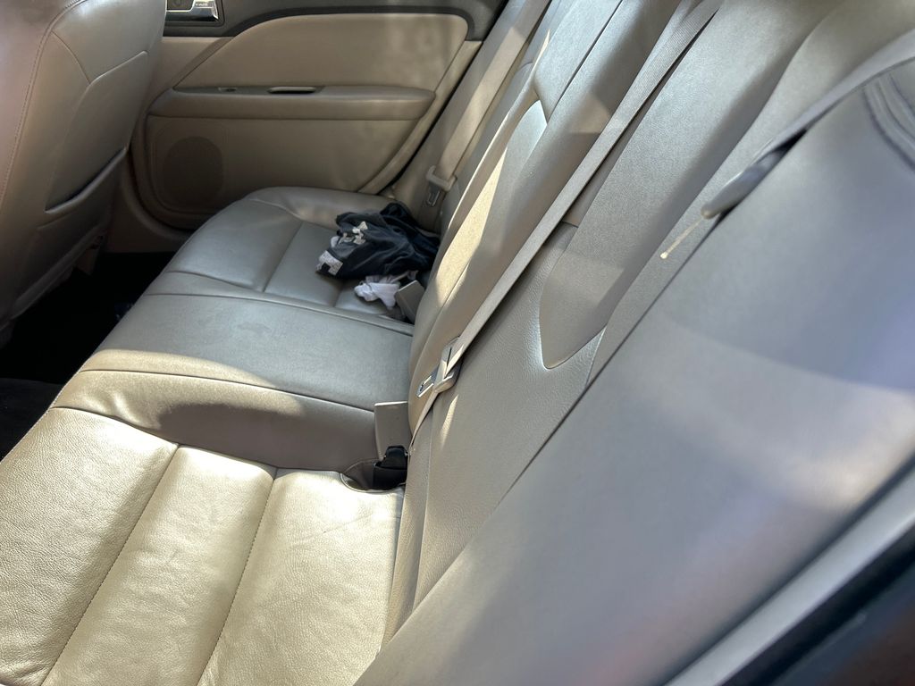 2011 Ford Fusion 8