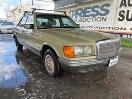 1984 Mercedes-Benz Sedan