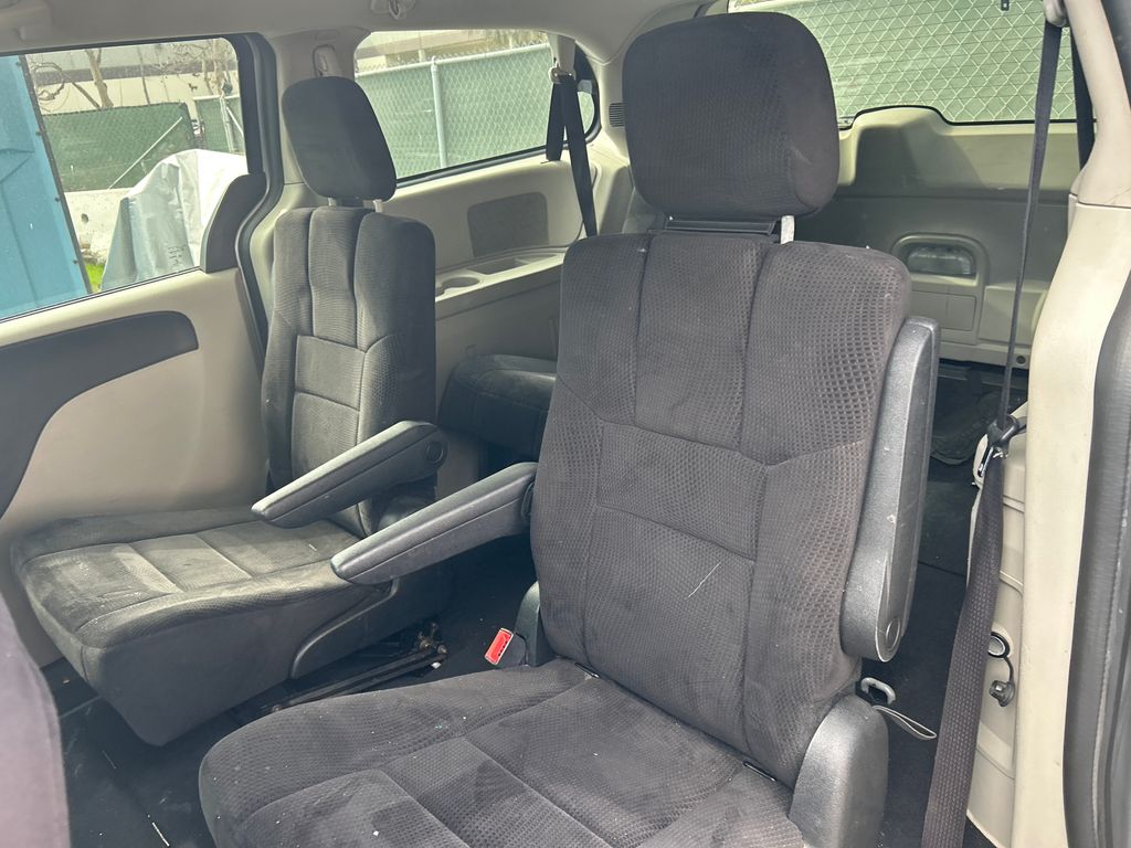 2014 Dodge Grand Caravan 8