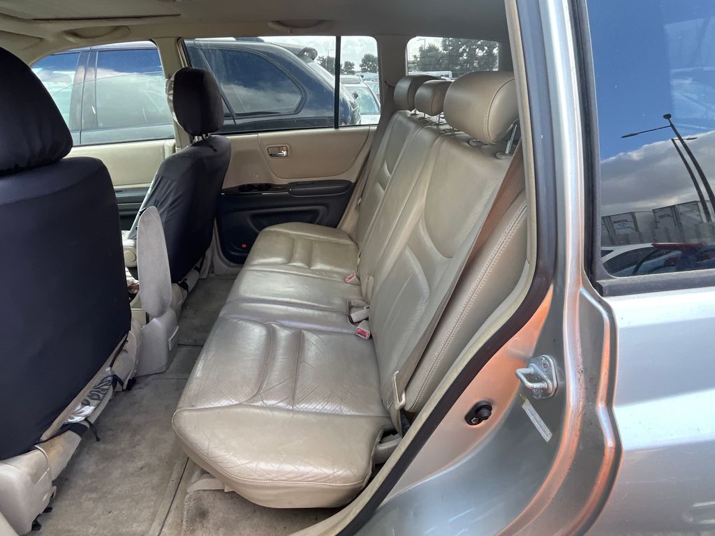 2001 Toyota HIGHLANDER 8