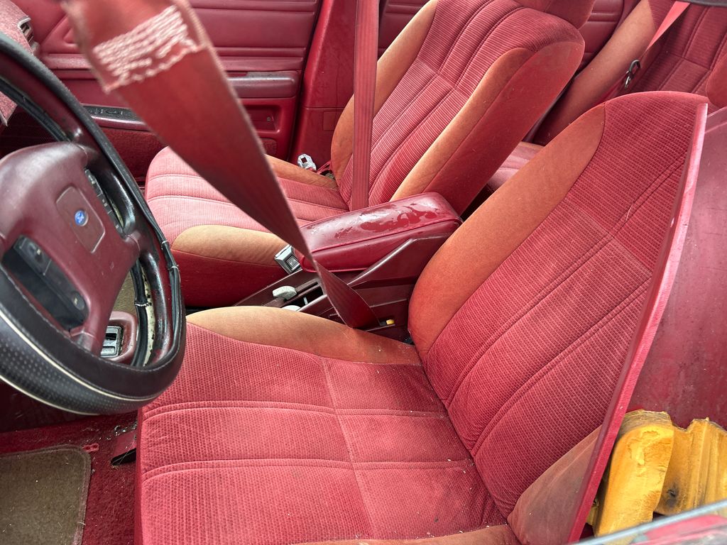 1992 Ford Tempo 7