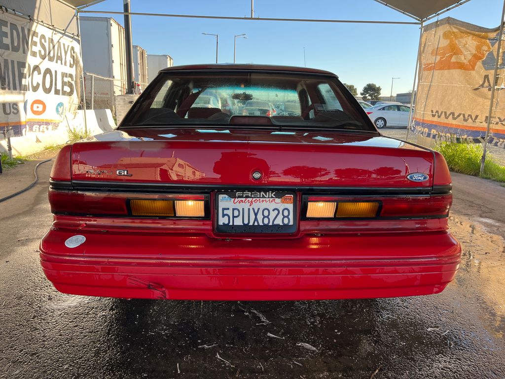 1992 Ford Tempo 6