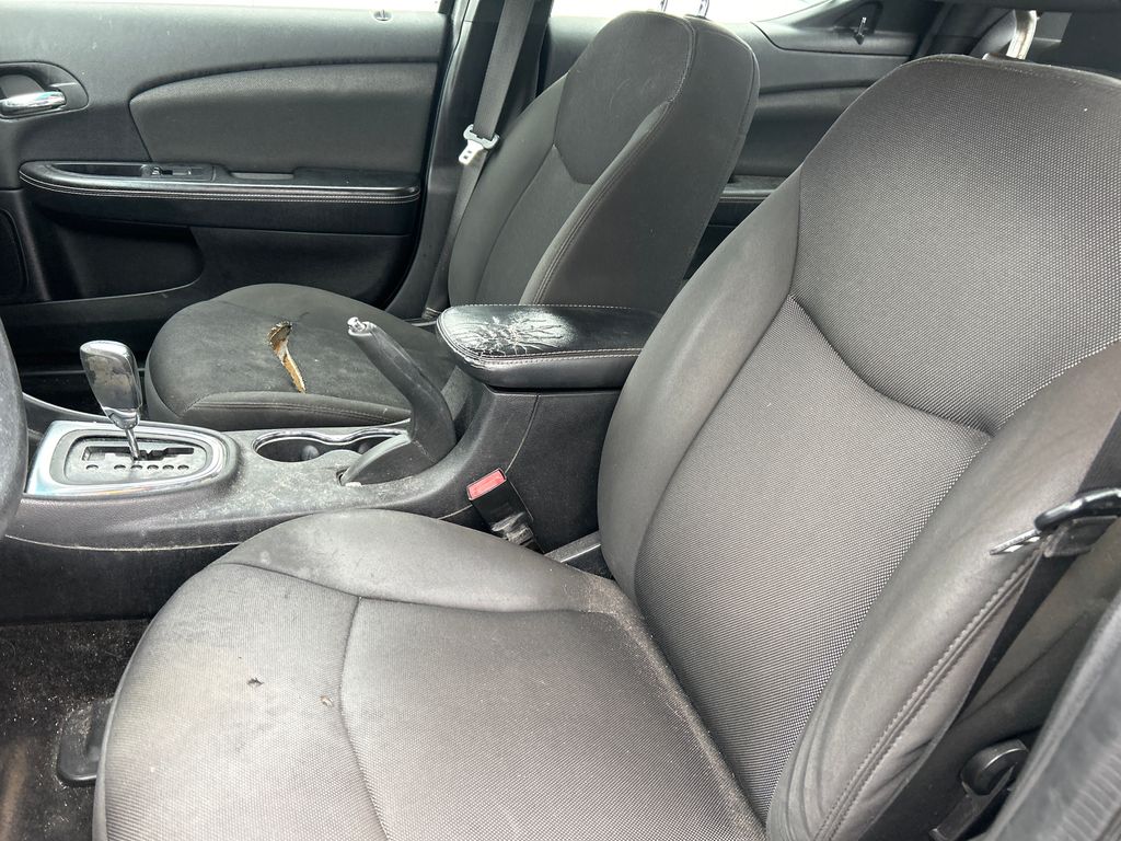 2013 Dodge Avenger 7