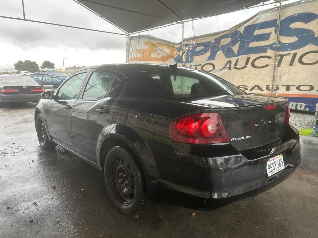 2013 Dodge Avenger 2