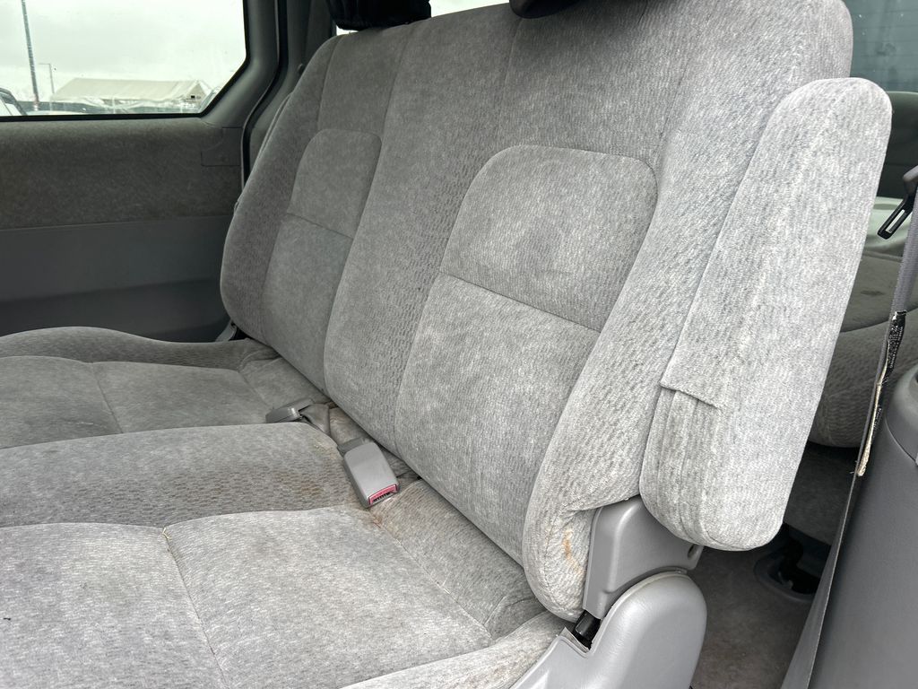 2004 Kia Sedona 8